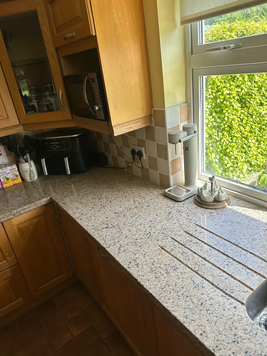 Genuine granite worktop - Image 3