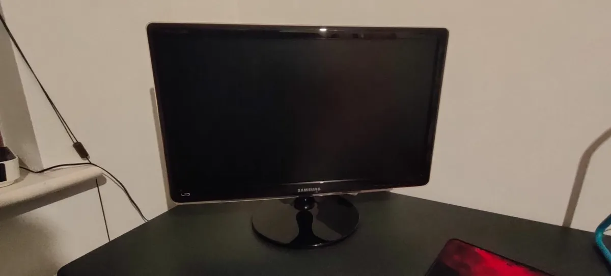 Monitor : Samsung 24" - Image 1