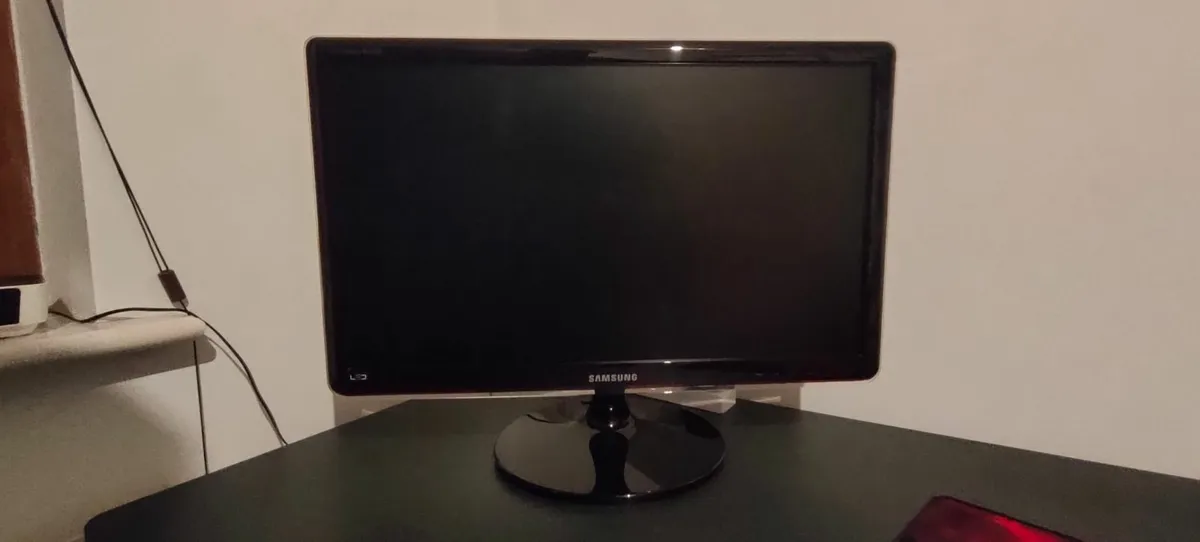 Monitor : Samsung 24" - Image 3