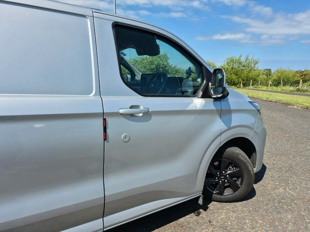 Ford transit custom Limited 2024 - Image 4