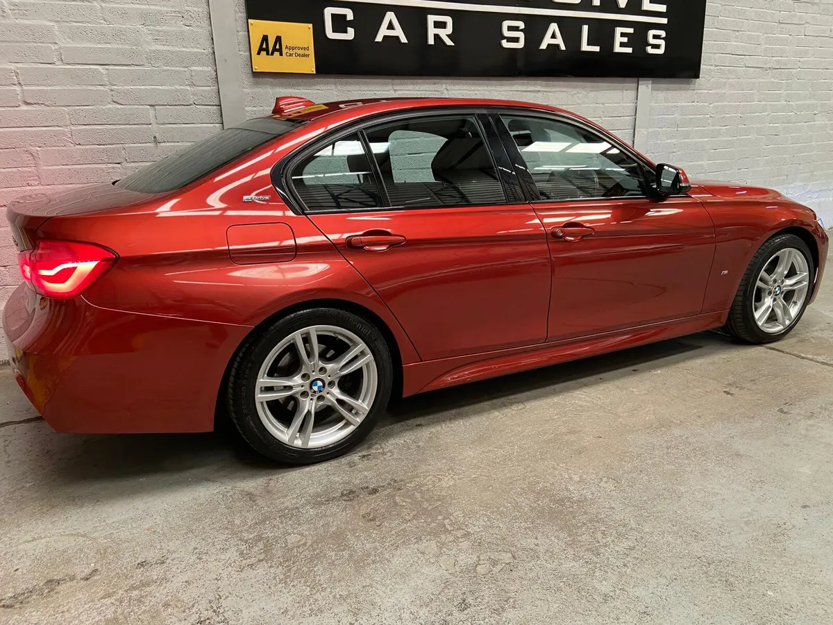 BMW 3-Series 2018 330E MSPORT AUTO FULL SPEC - Image 4
