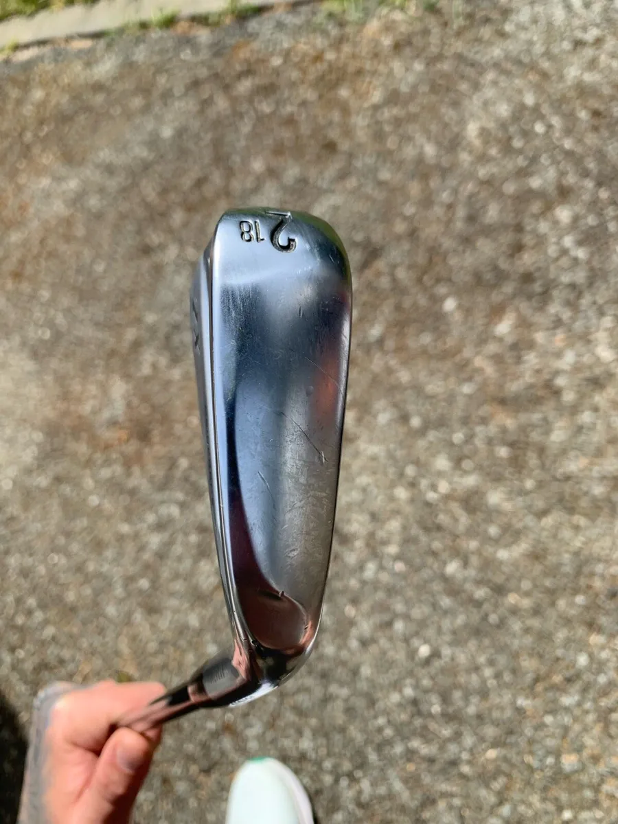 SRIXON ZX mark 2. Utility 2 iron 18 degrees - Image 2