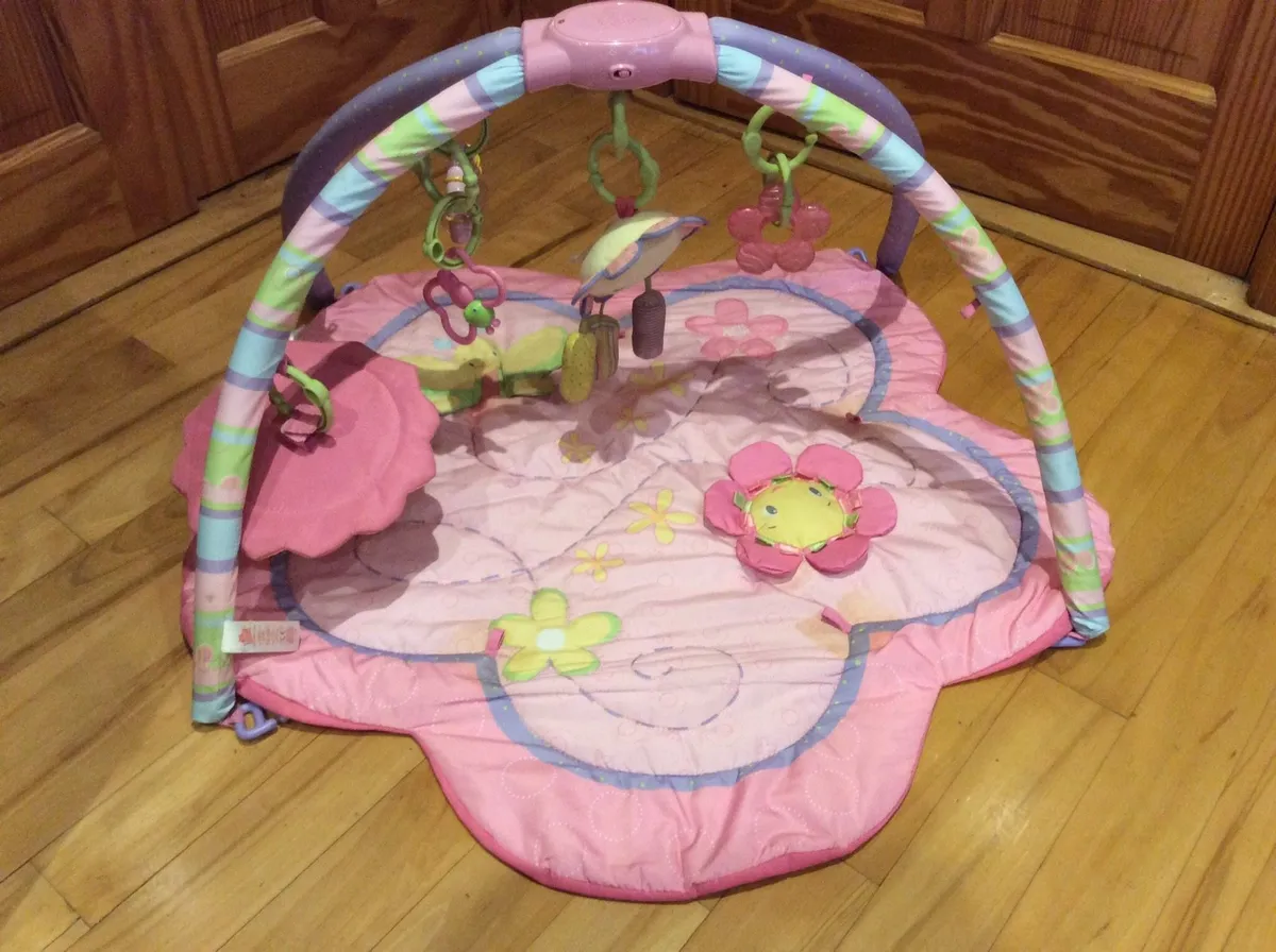 BABYS PLAY MAT