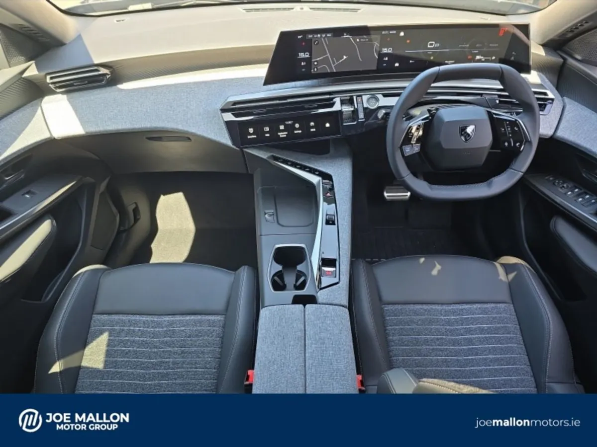 Peugeot 5008 Allure Hybrid. 1.2 Auto. - Image 4