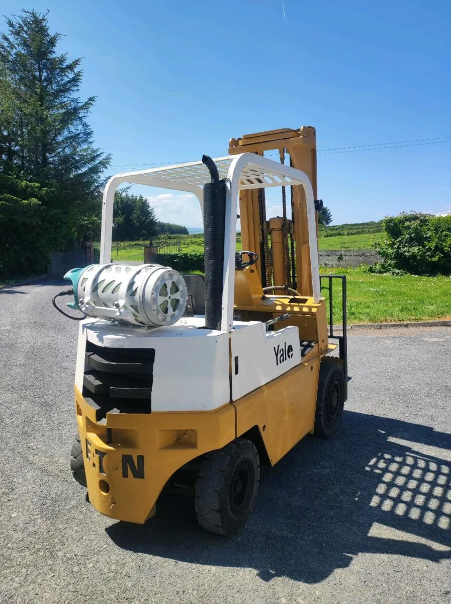 Forklift - Image 3