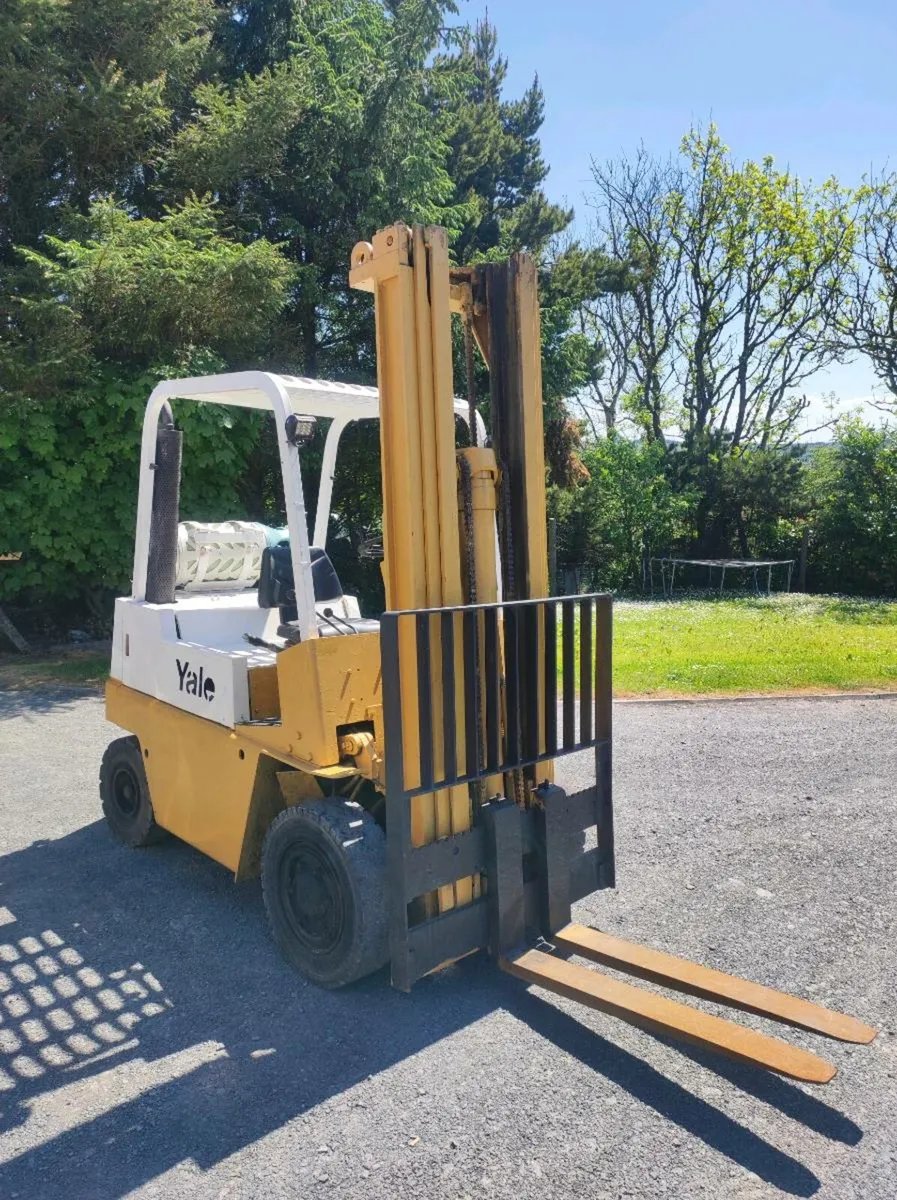 Forklift - Image 4