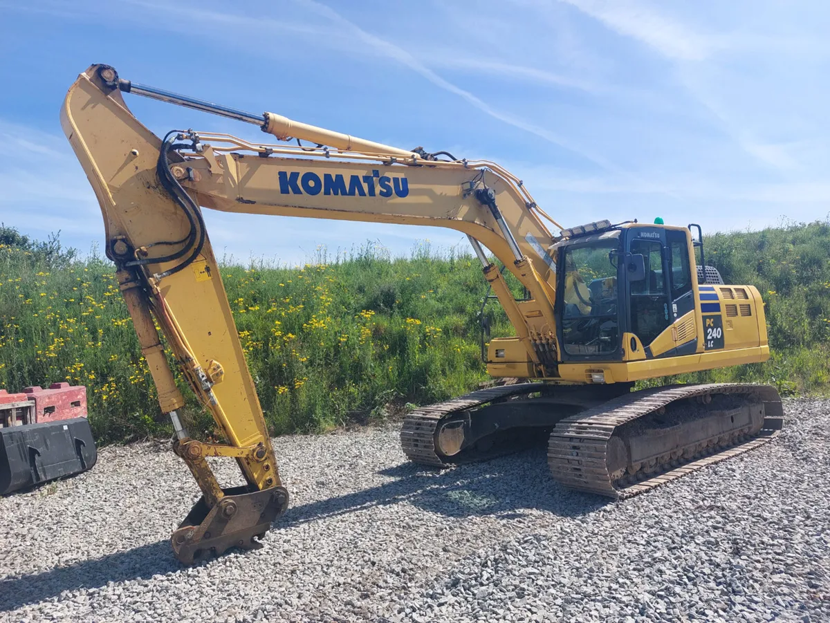 Komatsu PC240LC-10 - Image 1