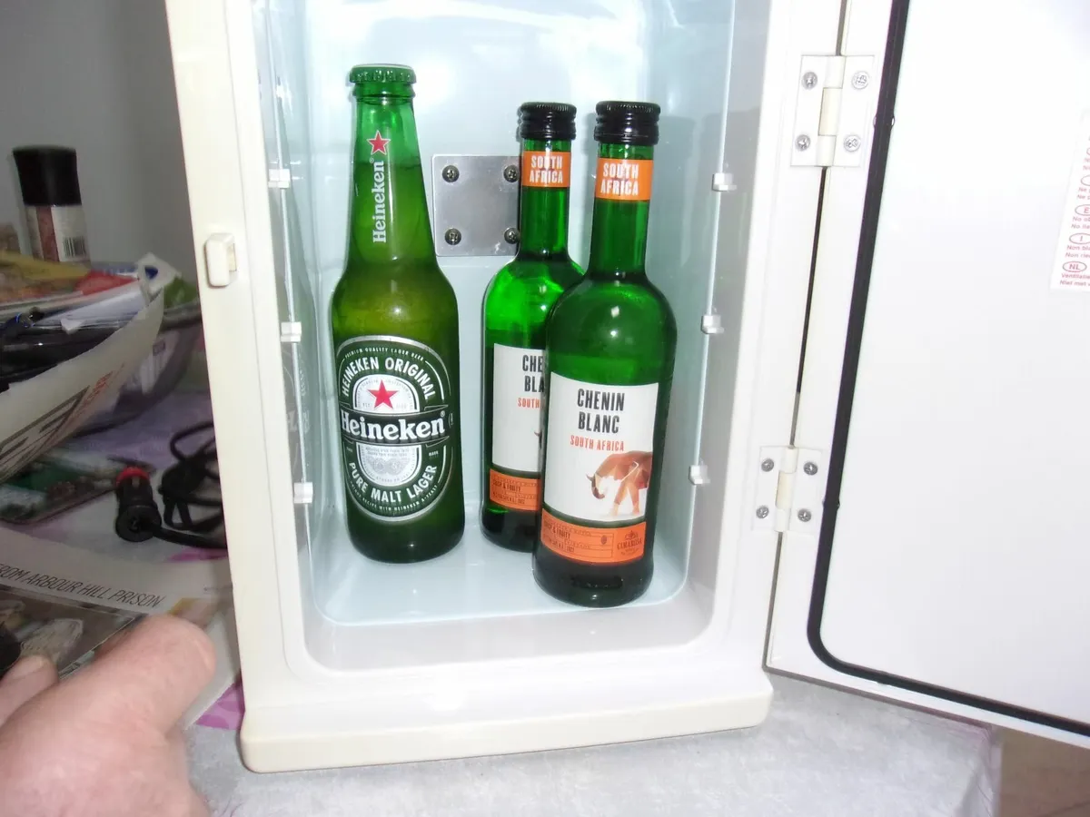 MINNI  FRIDGE  IN  CAR CHARGER  ONLY - Image 4