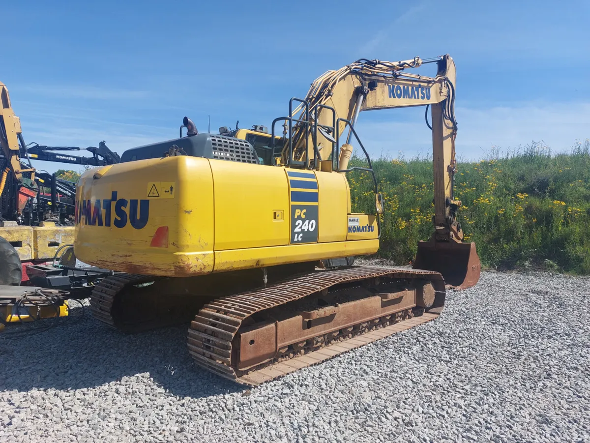 Komatsu PC240LC-10 - Image 4
