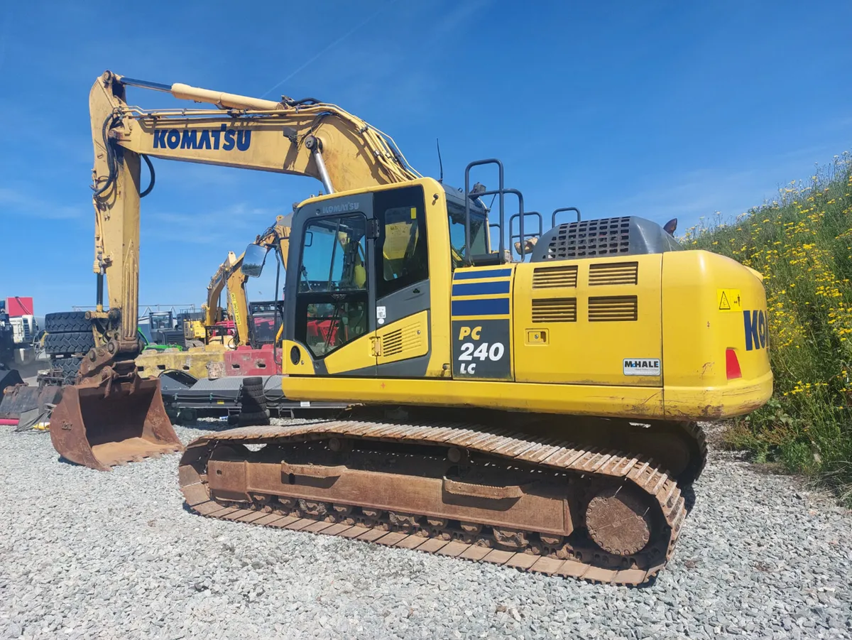 Komatsu PC240LC-10 - Image 3