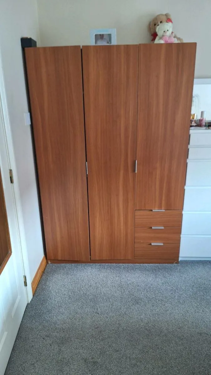 wardrobe
