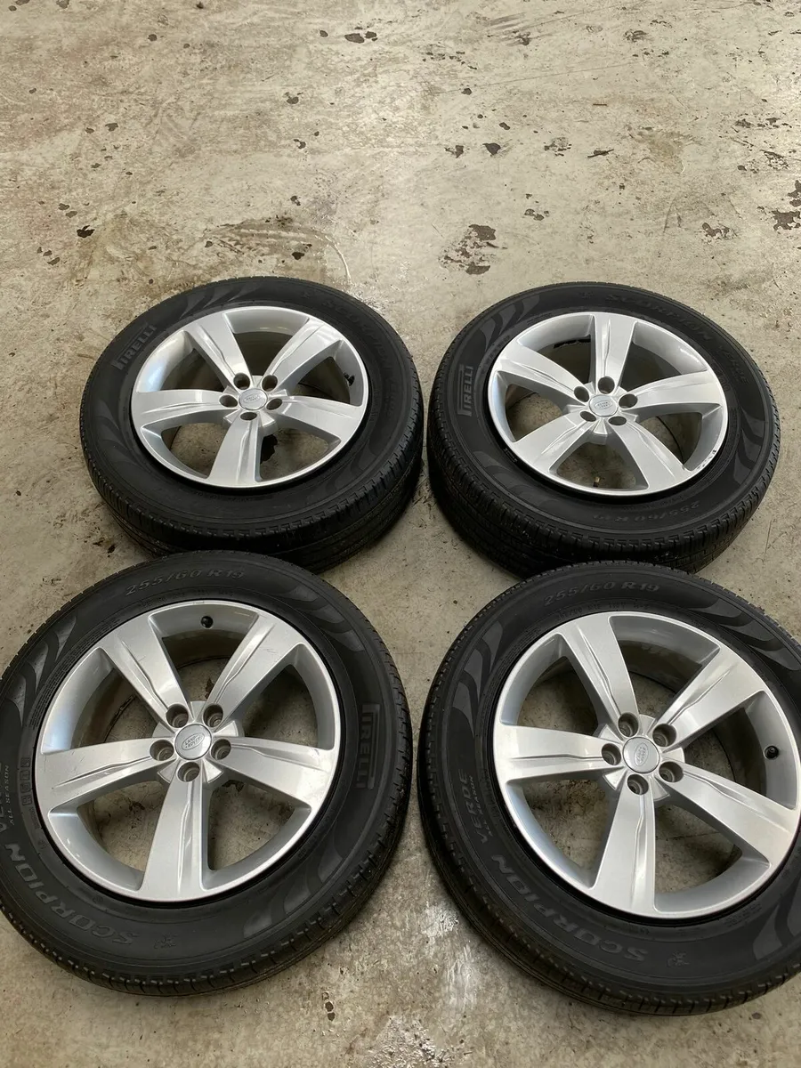 19 inch Genuine Land Rover alloys - Image 1