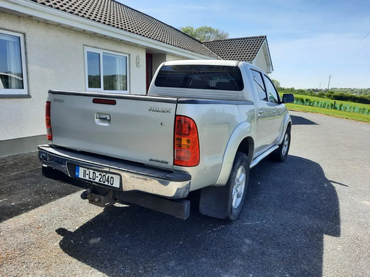 Toyota Hilux 2011 - Image 4