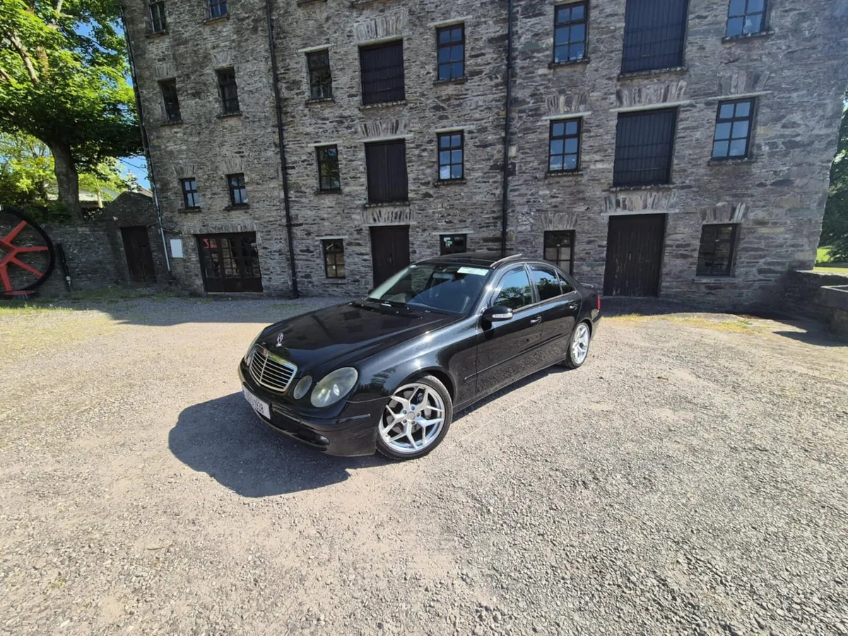 Mercedes-Benz E200 1.8 Petrol Kompressor - Image 2