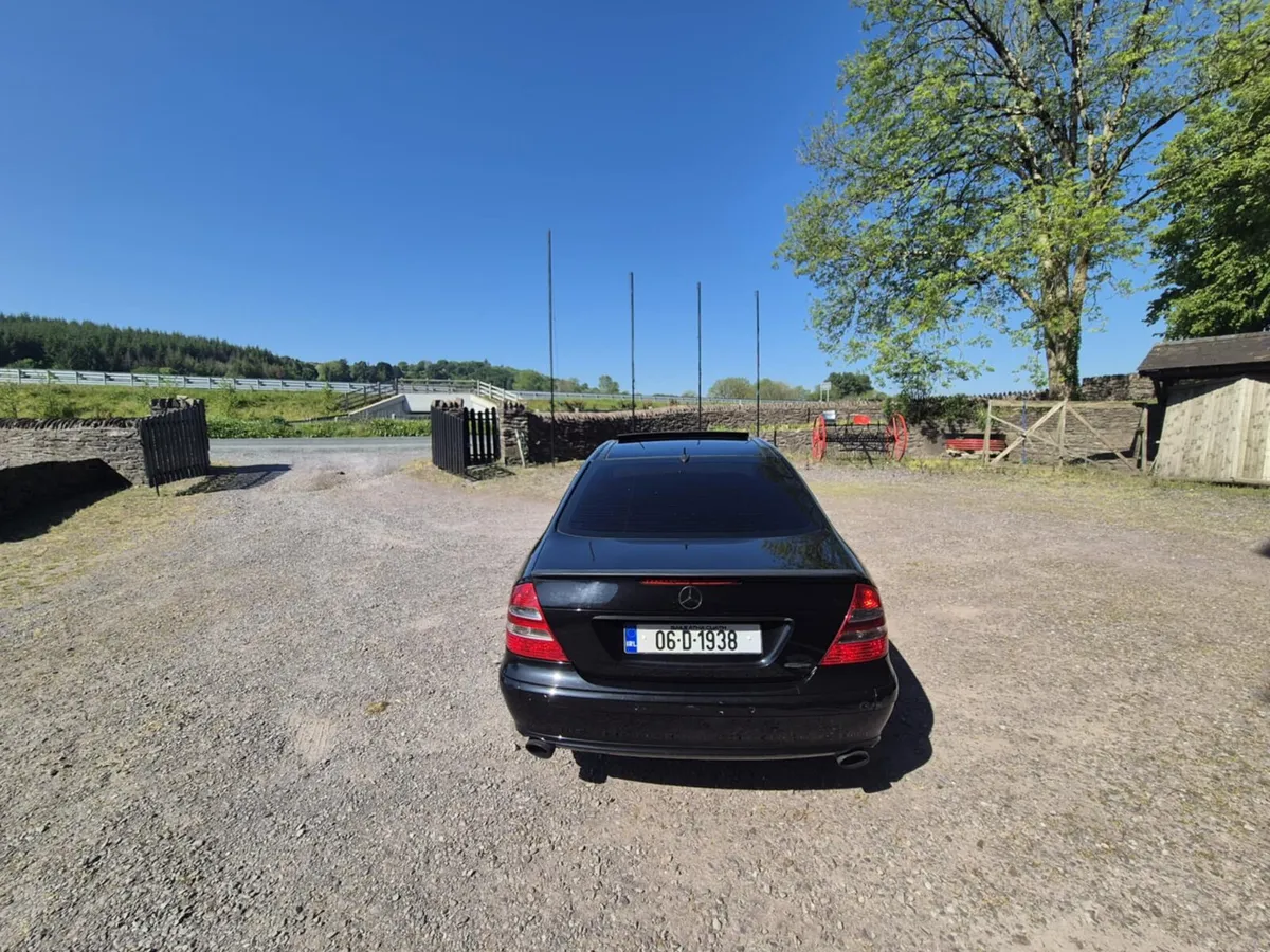 Mercedes-Benz E200 1.8 Petrol Kompressor - Image 3