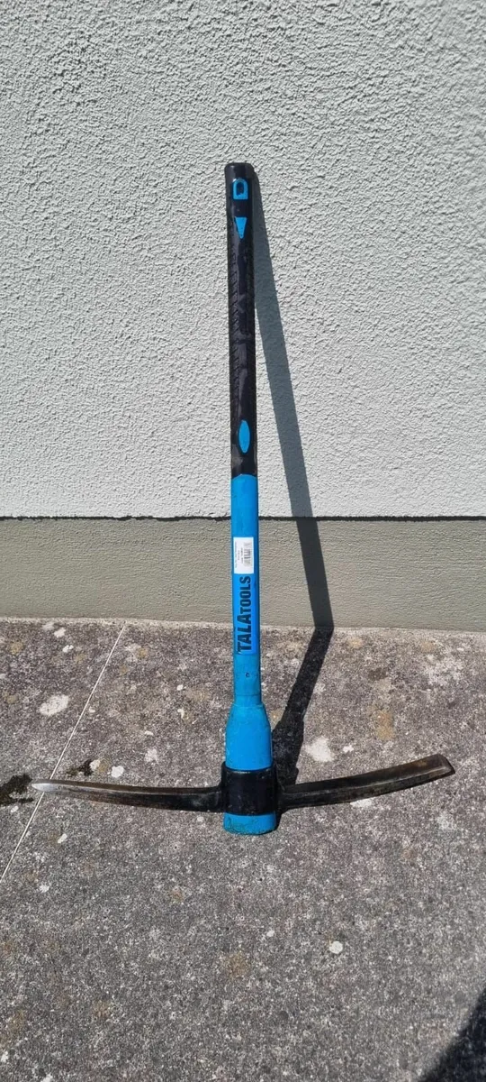 Tala Pick axe - Image 1