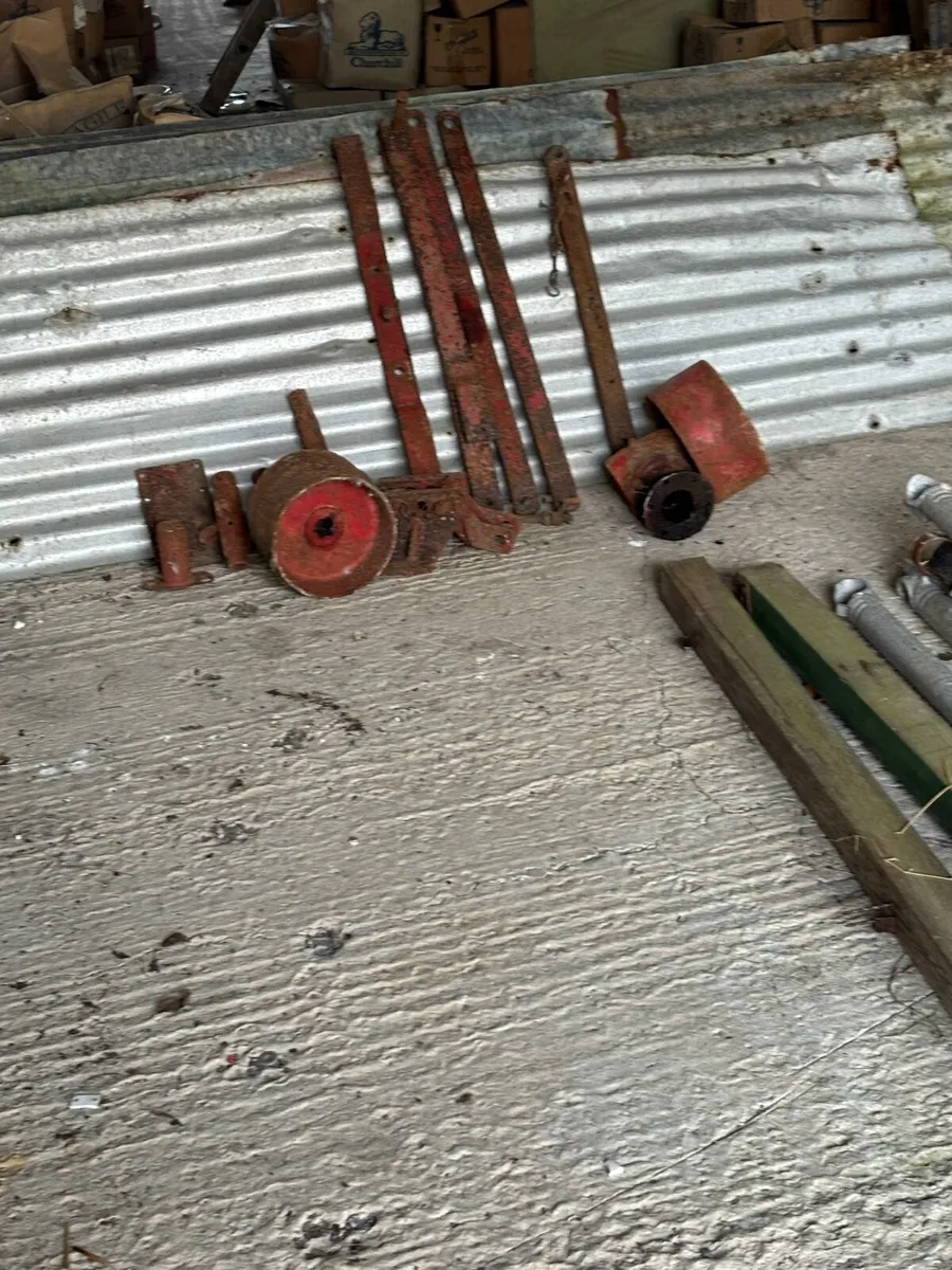 Drive mechanism for thrasher - Image 1