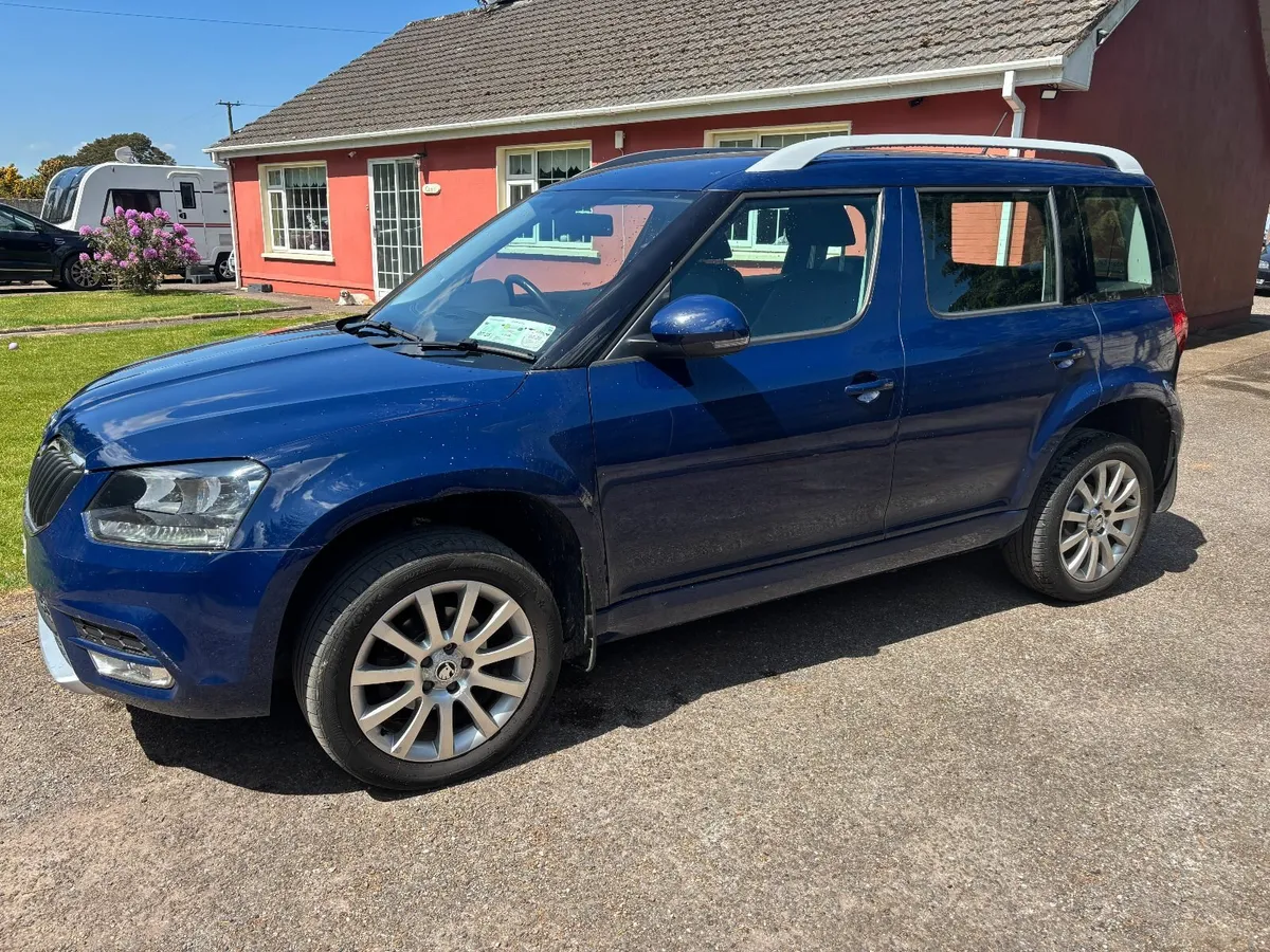 one owner automatic Skoda Yeti 2016 petrol - Image 1