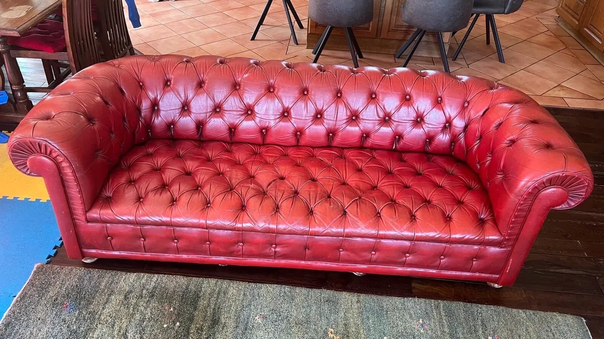 Chesterfield couch - Image 1