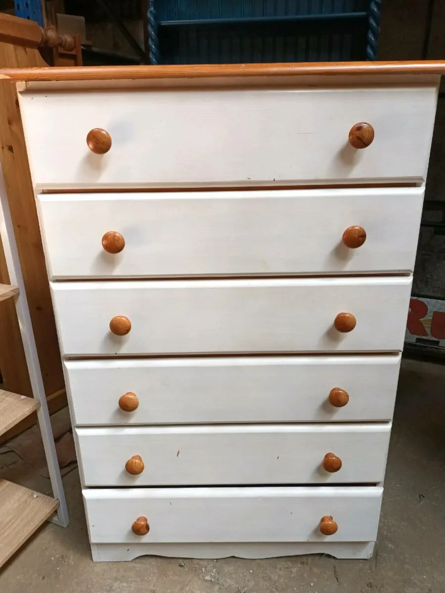 Chest of Drawers