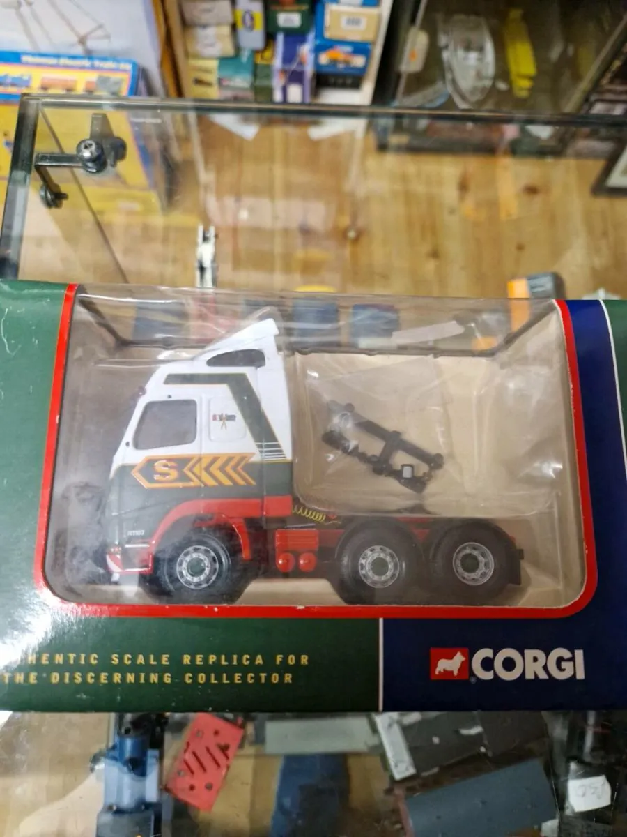 Corgi Volvo Tractor Unit 1.50 Eddie Stobart - Image 2