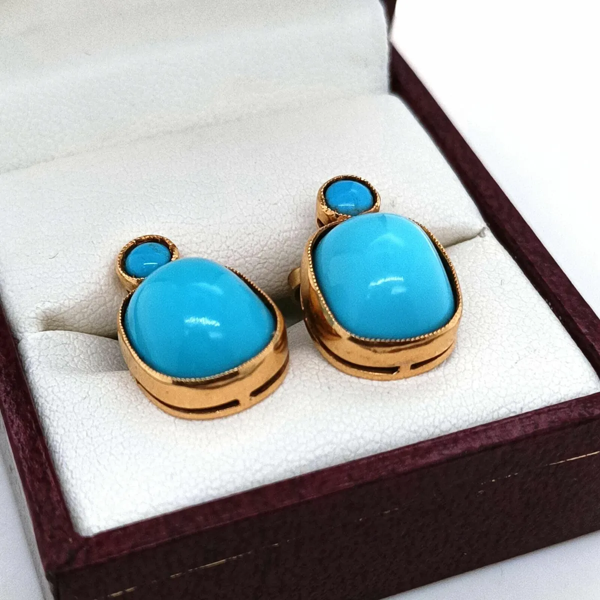 Vintage Turquoise & 18k Yellow Gold Earrings - Image 1