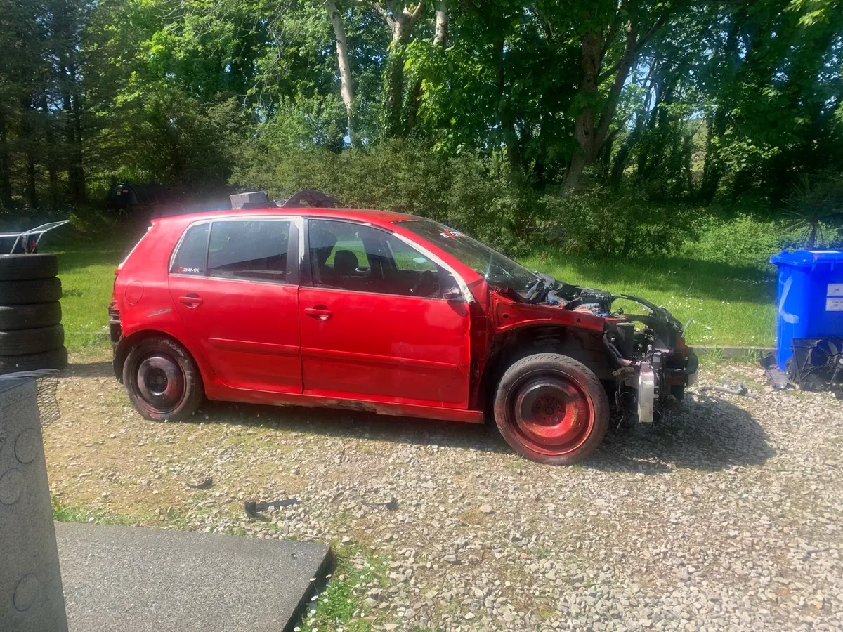 Mk5 bonnet and parts will sell full car for 290€ - Image 3