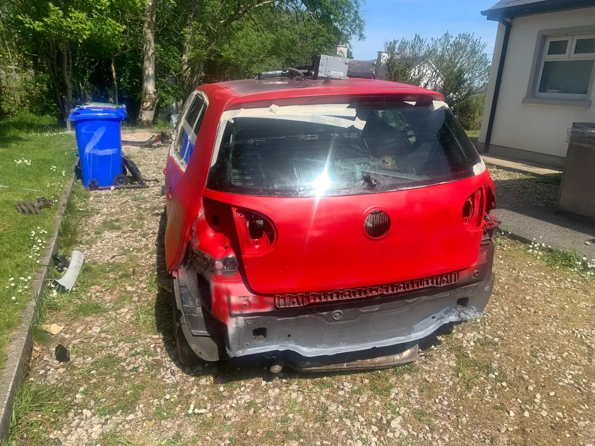 Mk5 bonnet and parts will sell full car for 290€ - Image 4