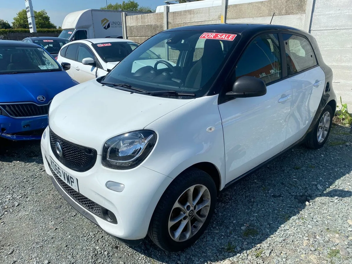 Smart four, 2017 !! Only 15,000 miles - Image 1