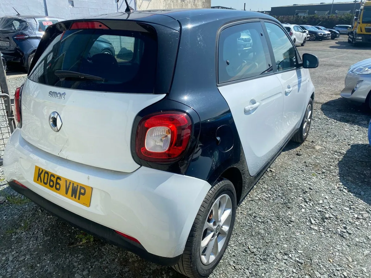 Smart four, 2017 !! Only 15,000 miles - Image 3