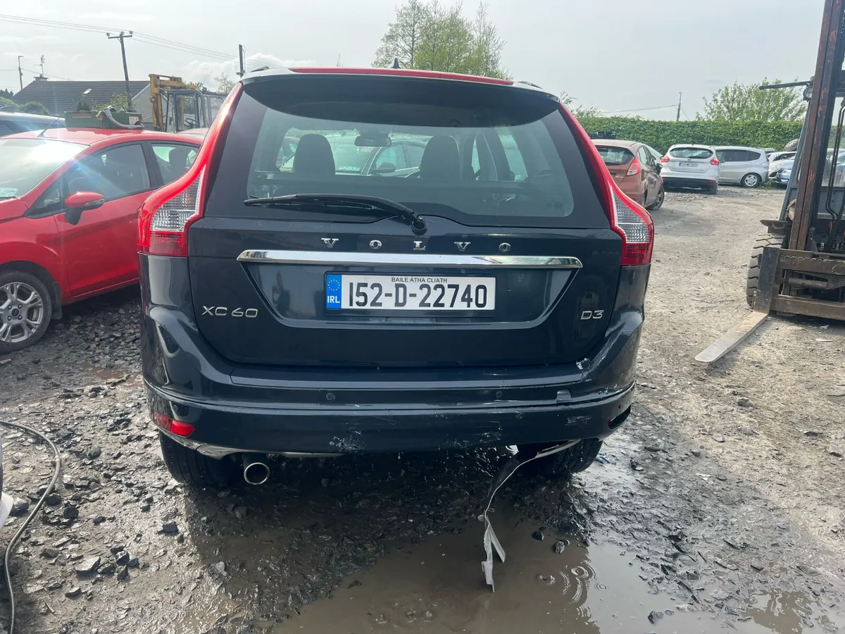 2015 Volvo XC60 Low Milage - Image 3