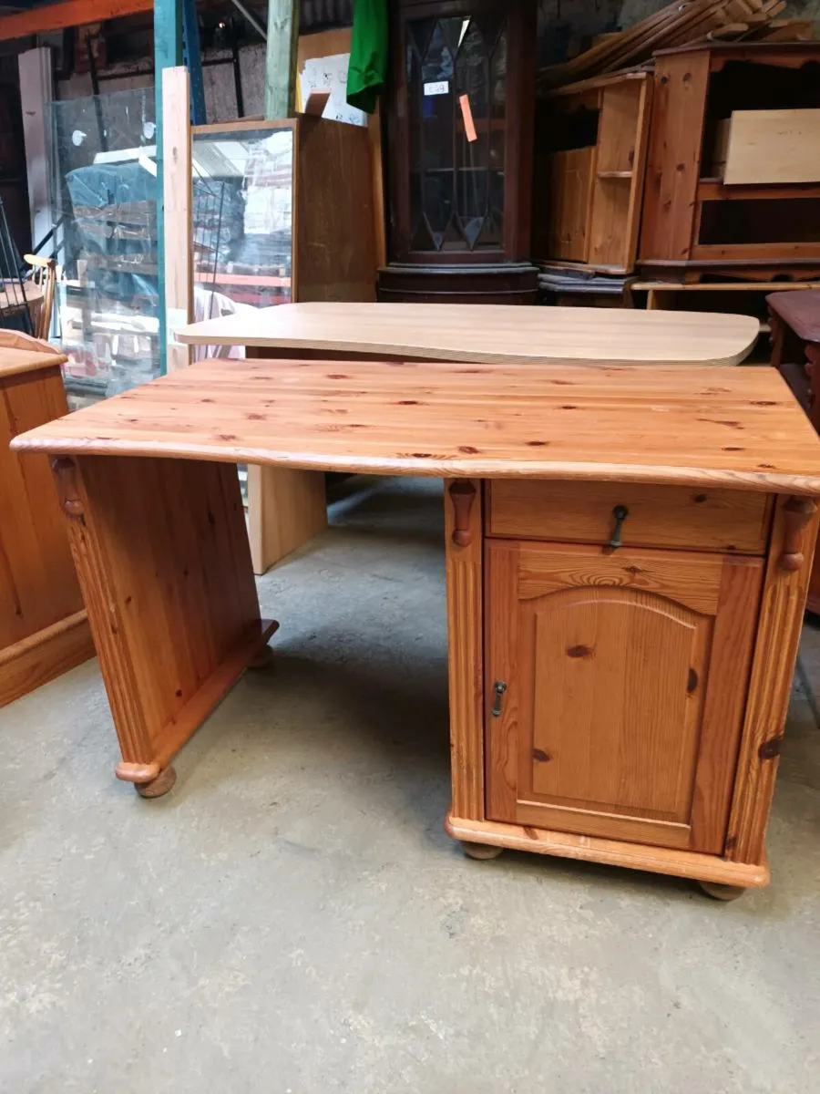 Pine Desk - Image 1