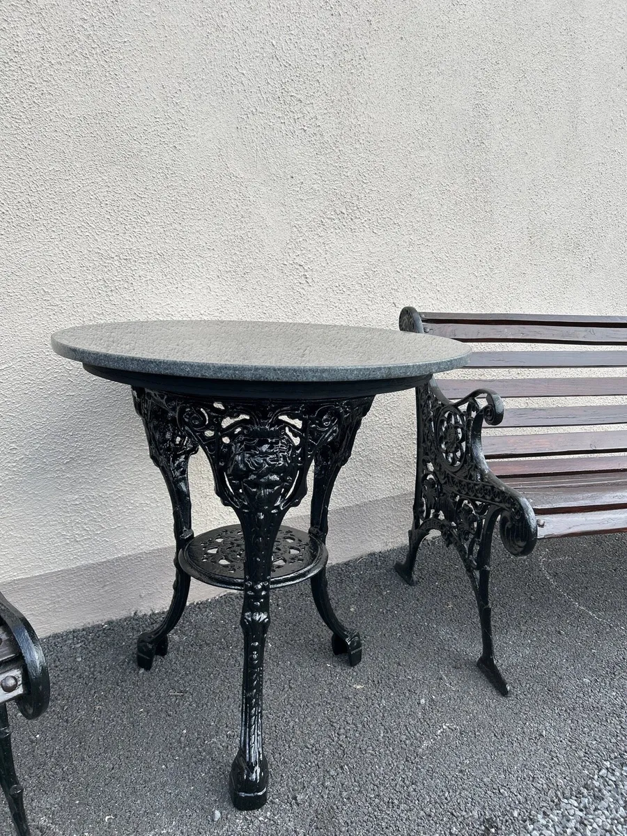 Garden furniture - Image 1