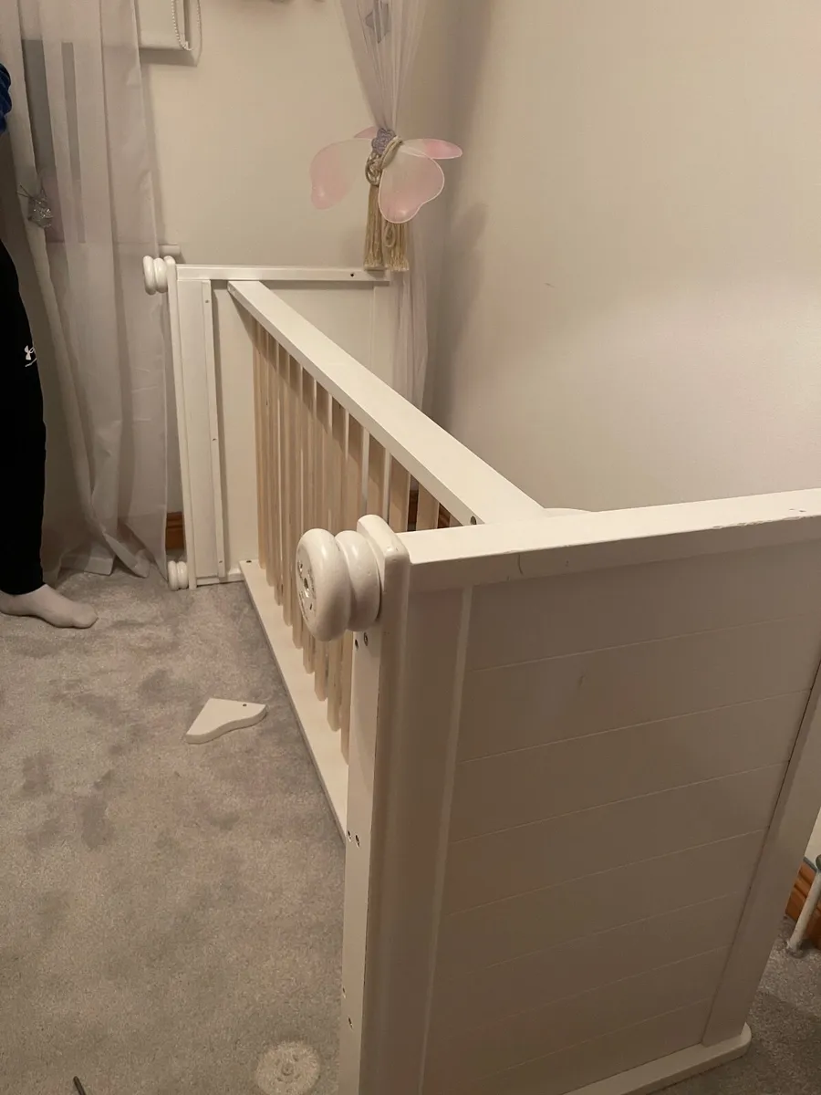 Baby cot - Image 3