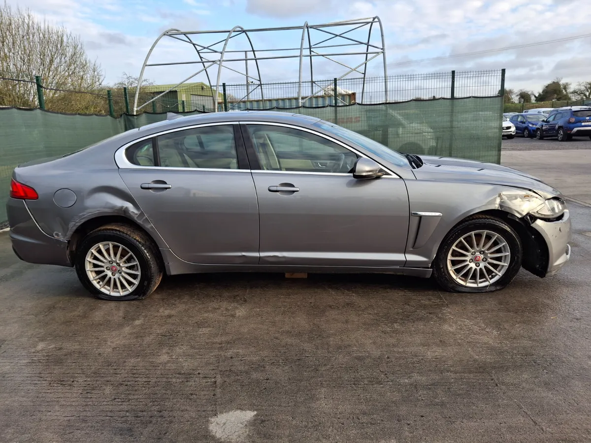 2014 Jaguar XF 2.2 Diesel Automatic - Image 3