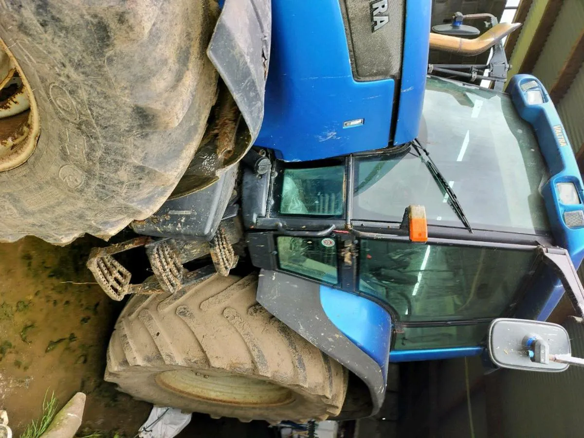 Tractor Valtra T 140  Transmission overhauled rece - Image 2