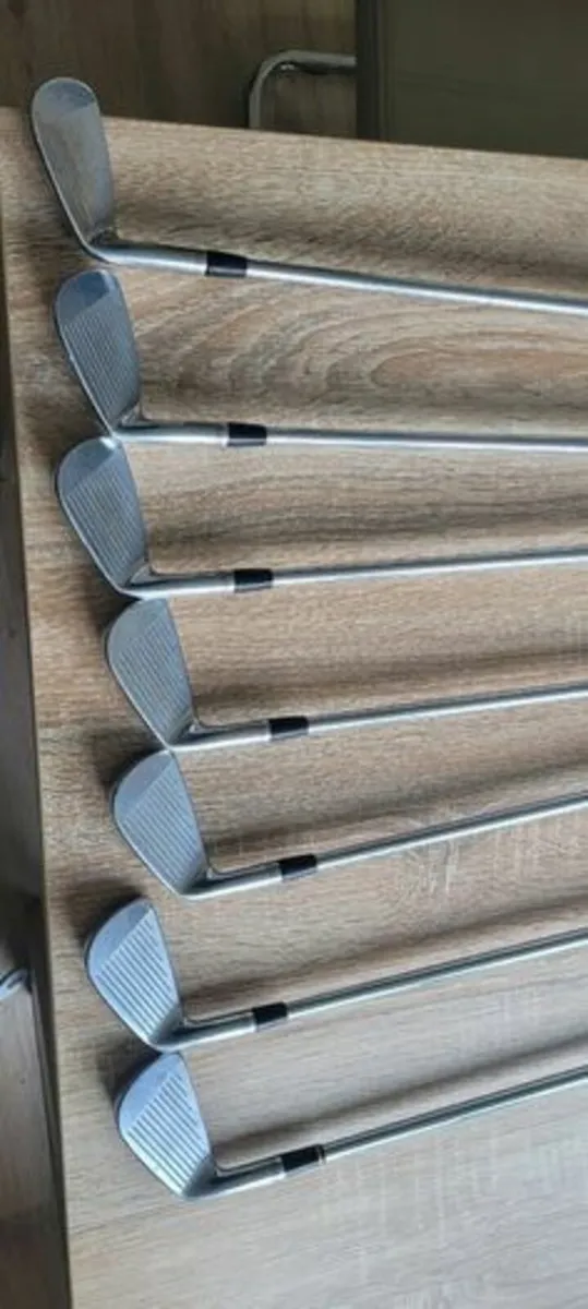 Titleist 735 CM irons 4-P - Image 2