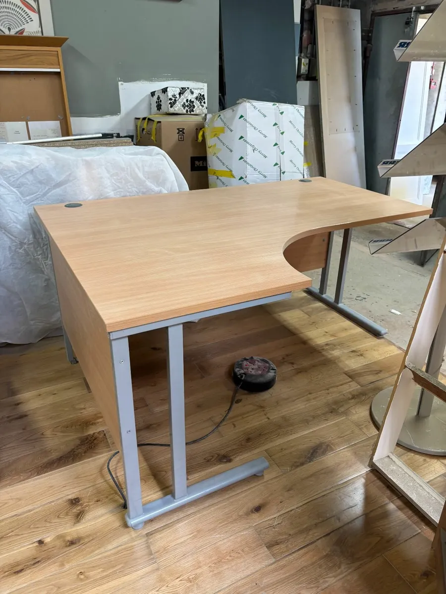 Desk for sale - Image 2
