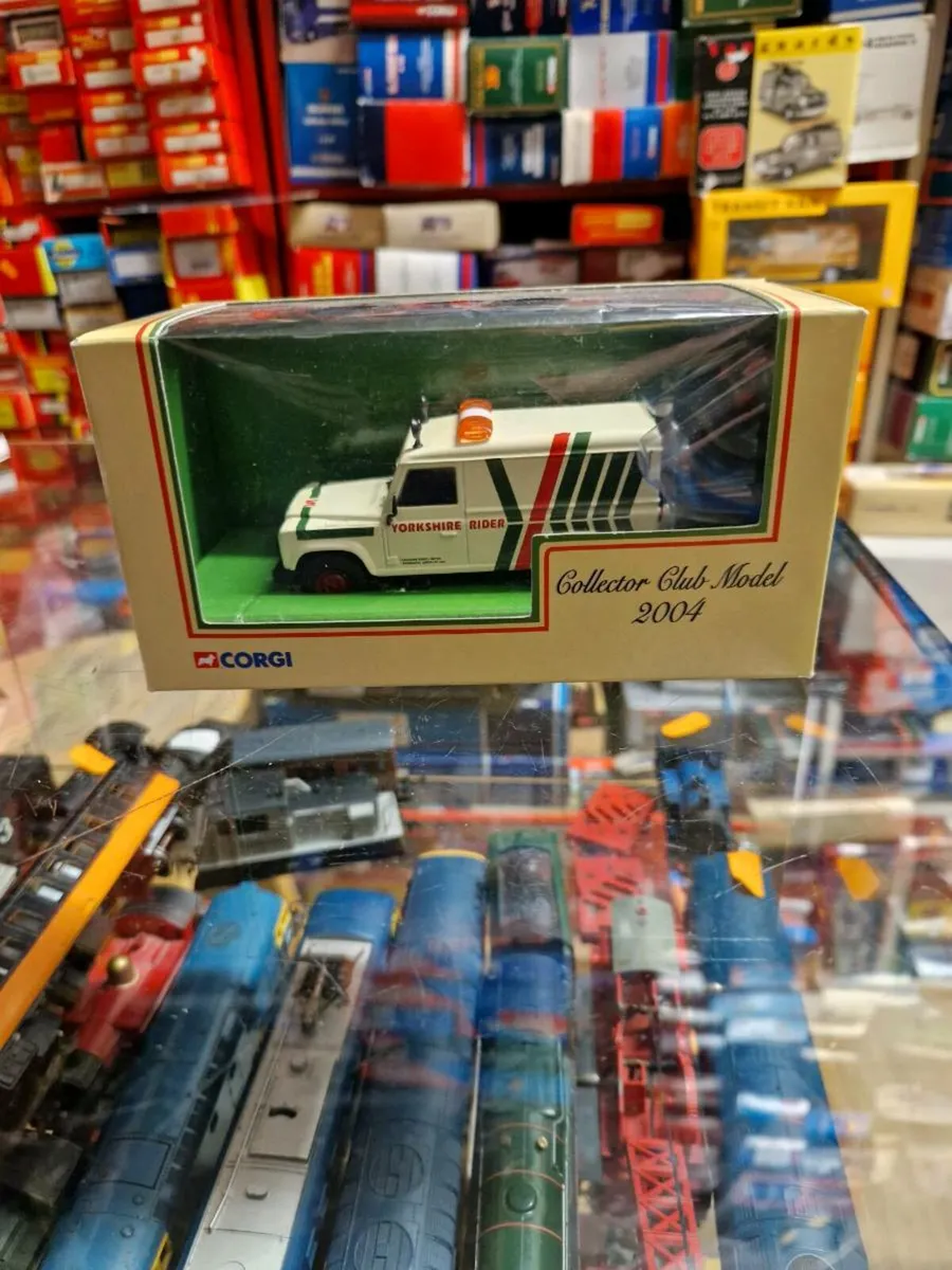 Corgi Landrover - Image 1