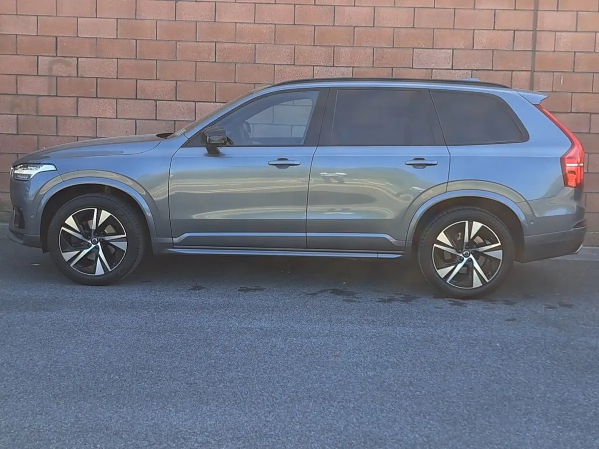 Volvo XC90 R-design B5 (235hp) AWD Automatic 7 Se - Image 3