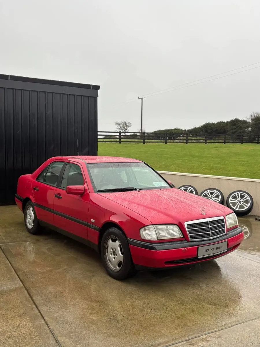 MERCEDES C180 MANUAL - Image 1