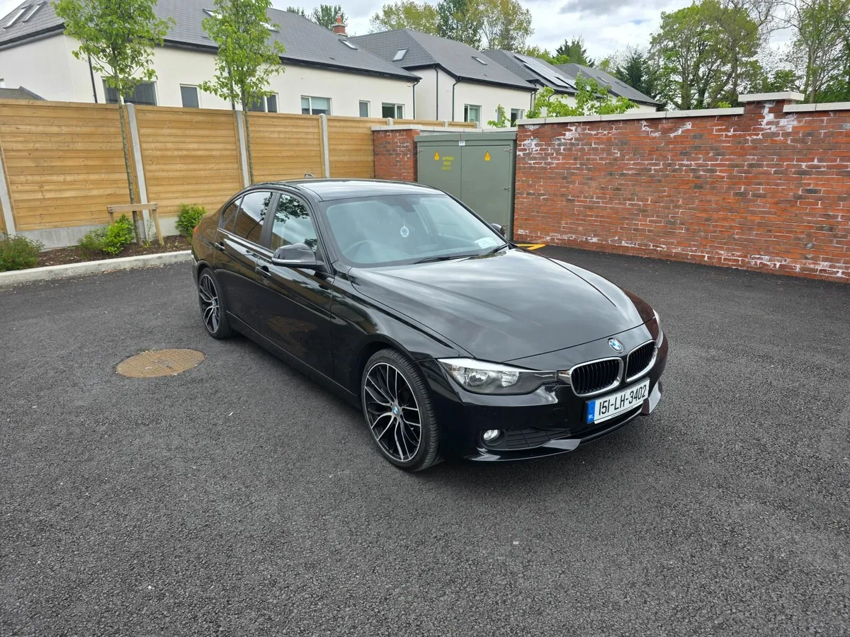 BMW 3-Series 2015 - Image 2