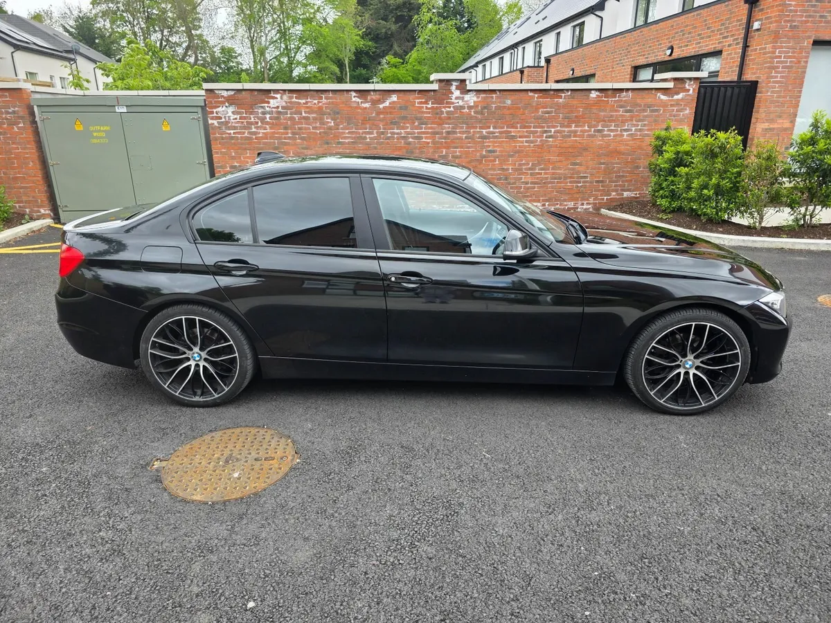 BMW 3-Series 2015 - Image 4