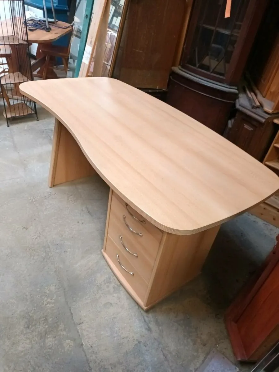 Desk - Image 2