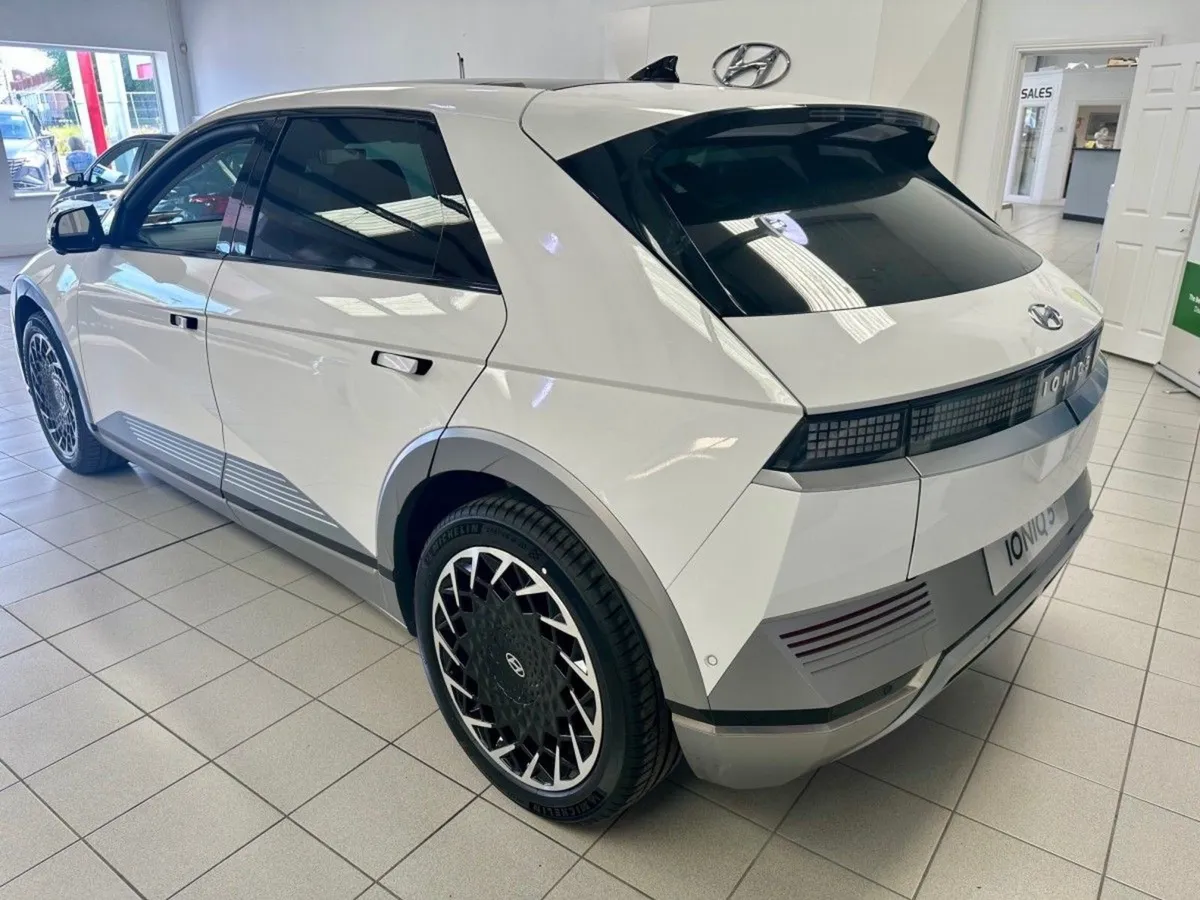 Hyundai Ioniq 5 77kw Elegance / Platinum  long Ra - Image 4