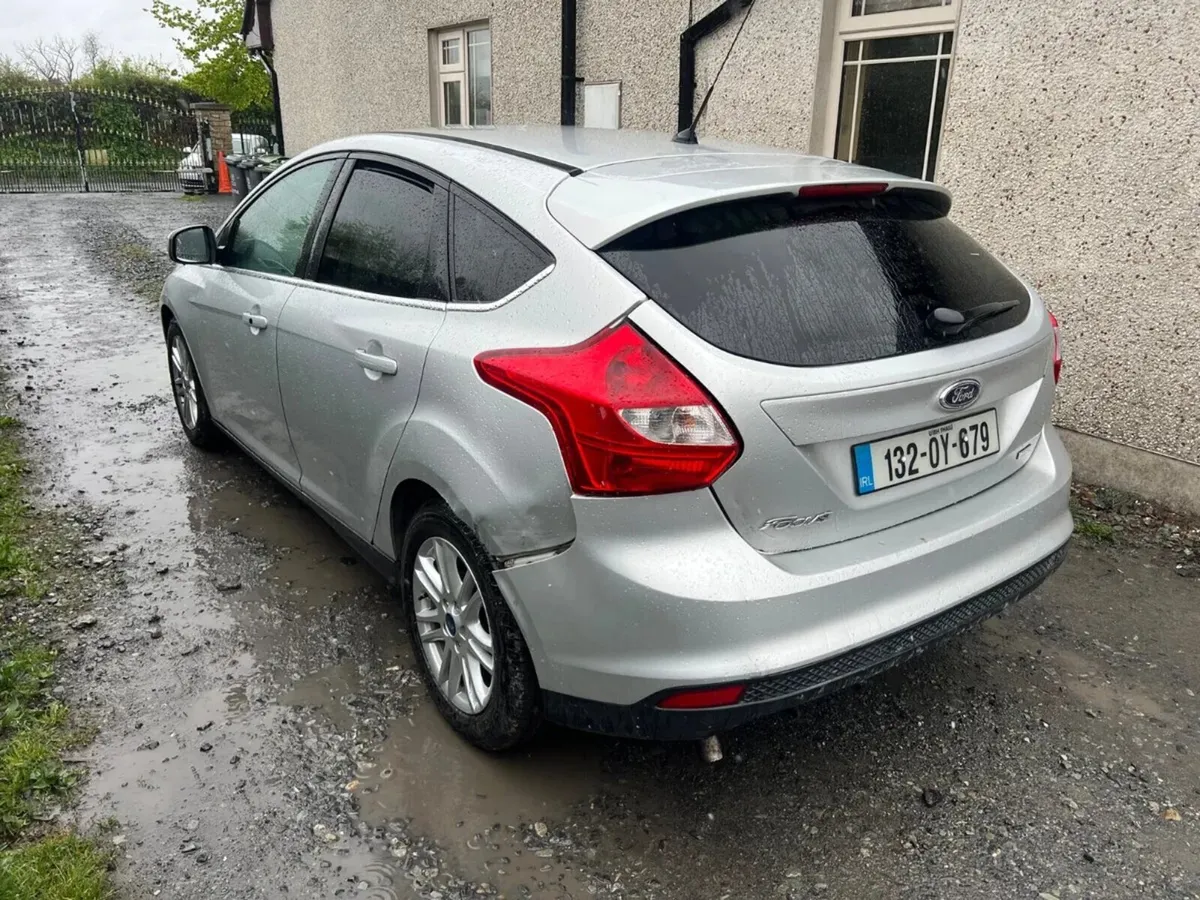 2013 Ford Focus 1.6 Diesel Titanium drive away - Image 2