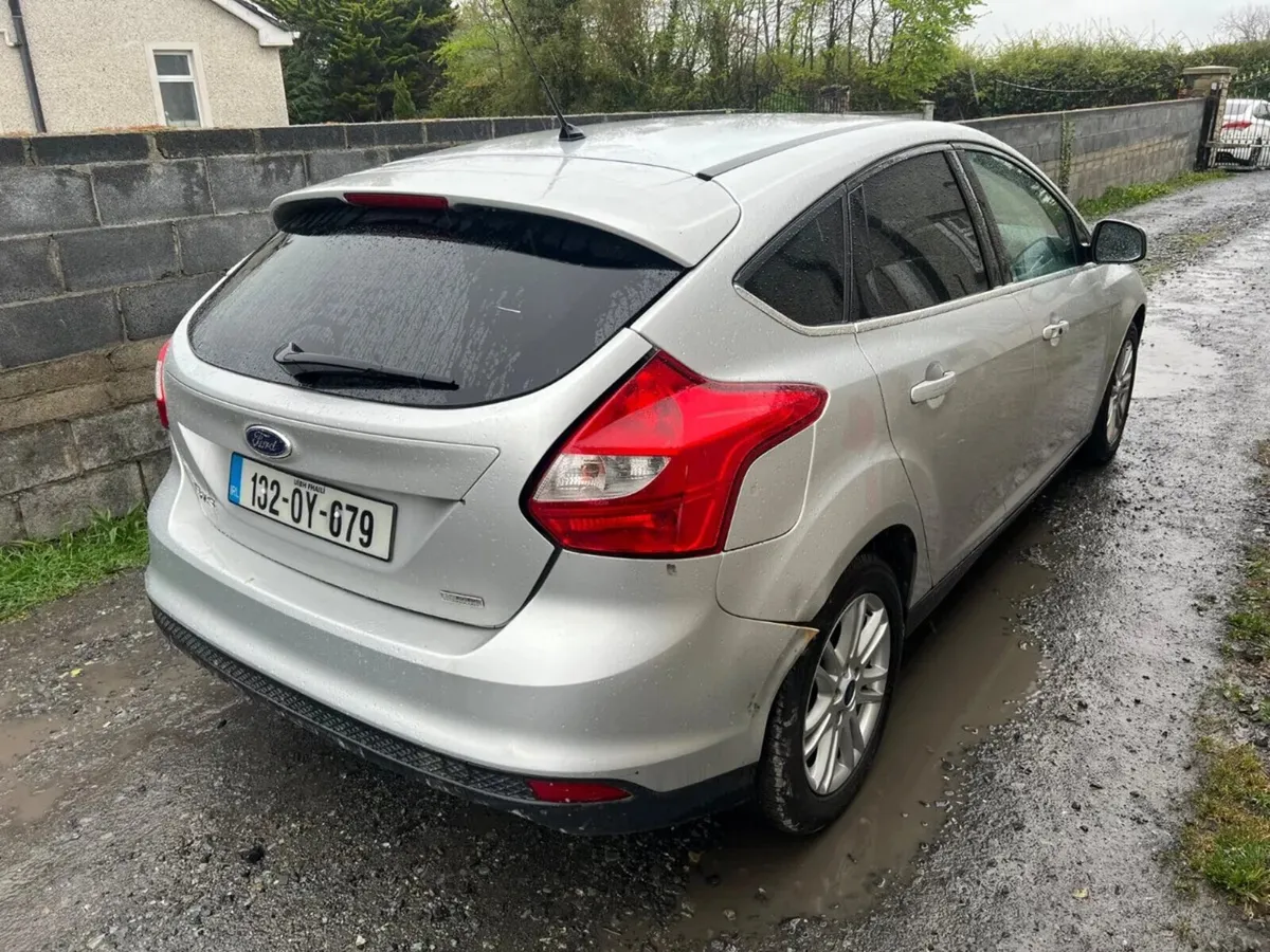 2013 Ford Focus 1.6 Diesel Titanium drive away - Image 3
