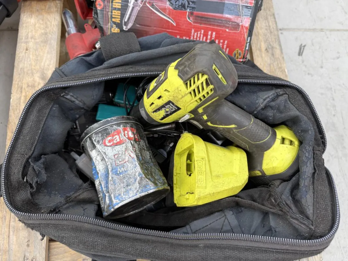 Selection Cordless Hand Tools **Online Auction** - Image 4