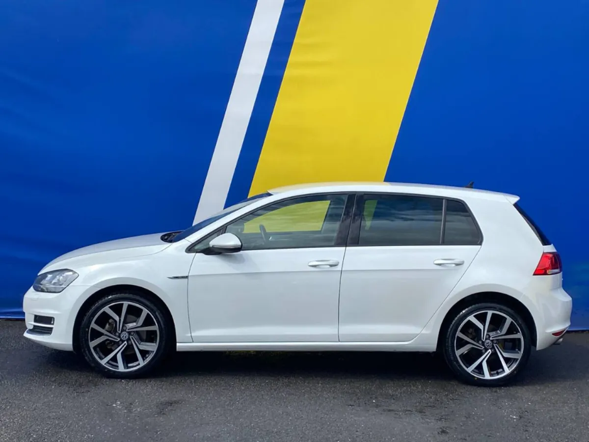 Volkswagen Golf LOUNGE 1.2 TSI AUTO // LOW MILEAGE - Image 3