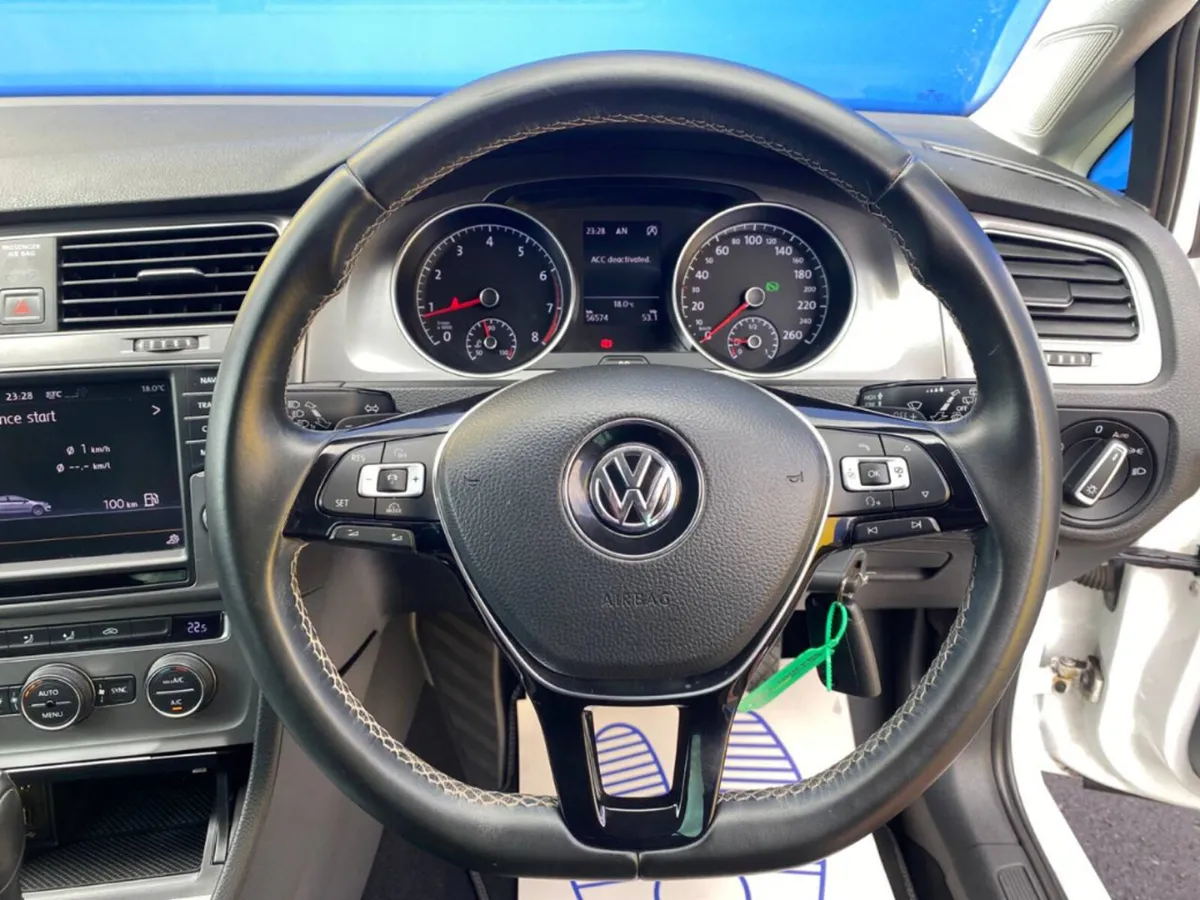 Volkswagen Golf LOUNGE 1.2 TSI AUTO // LOW MILEAGE - Image 4